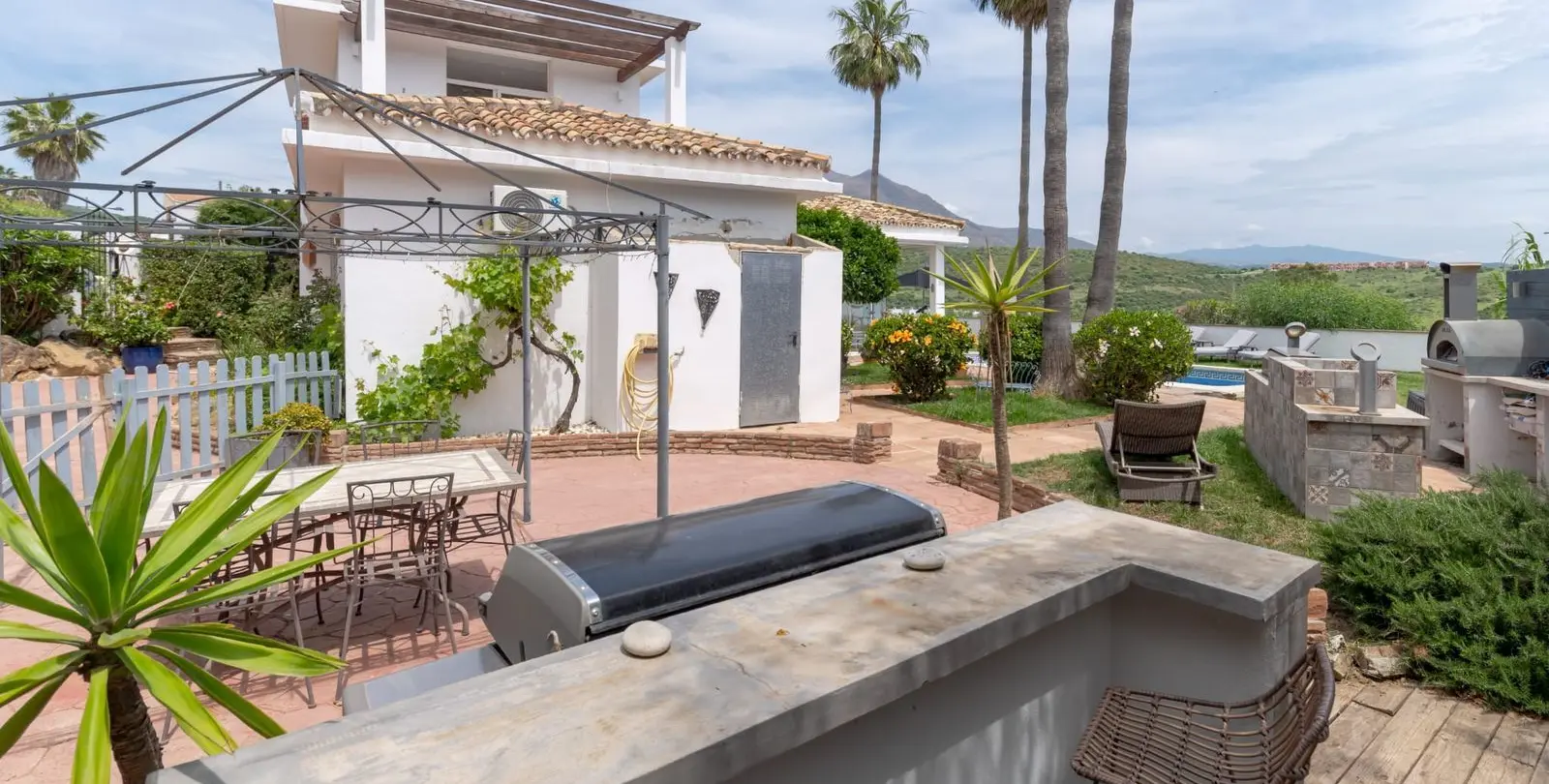 Продажа  отдельно стоящей виллы в Estepona 21