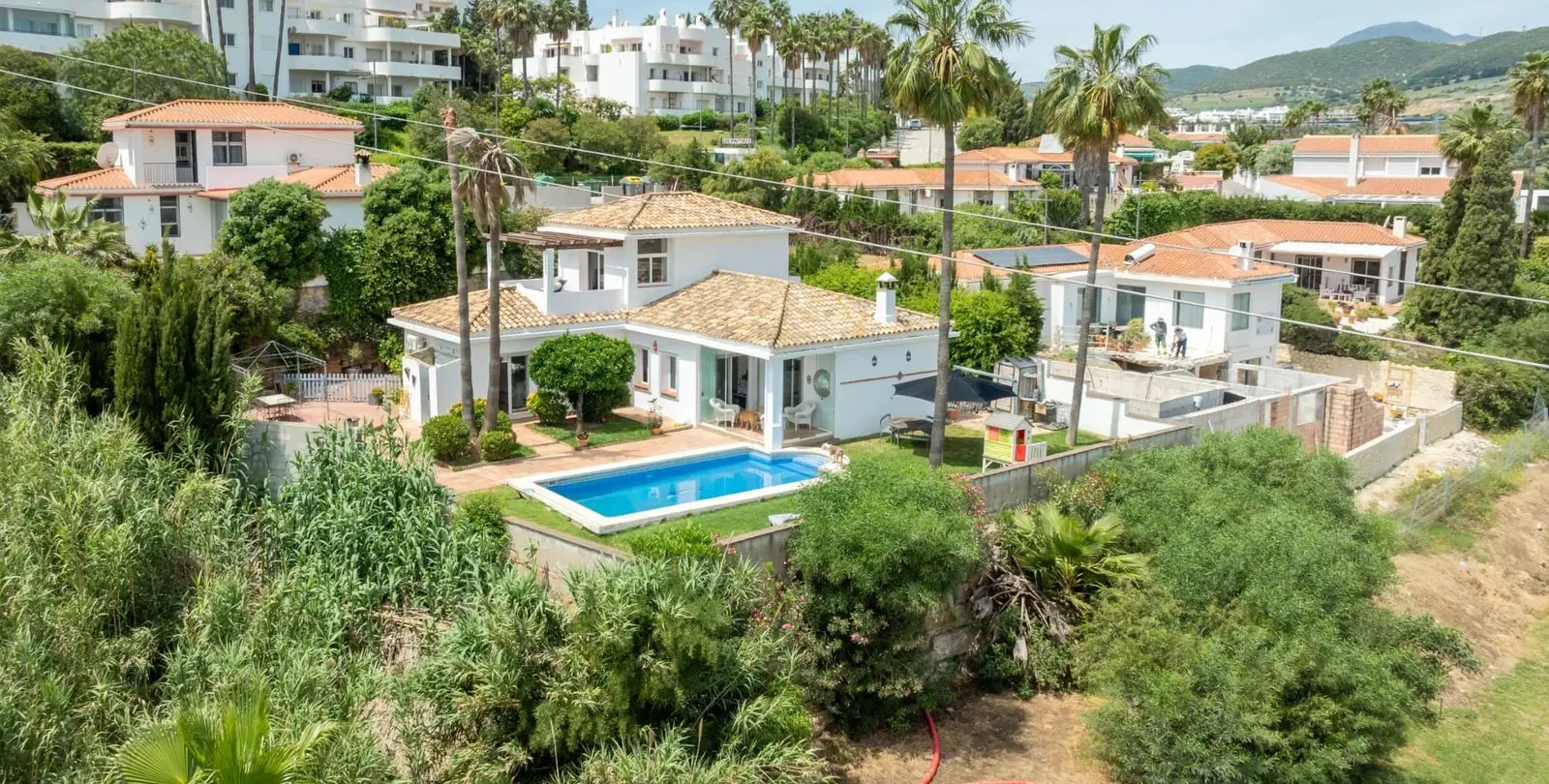 Продажа  отдельно стоящей виллы в Estepona 22