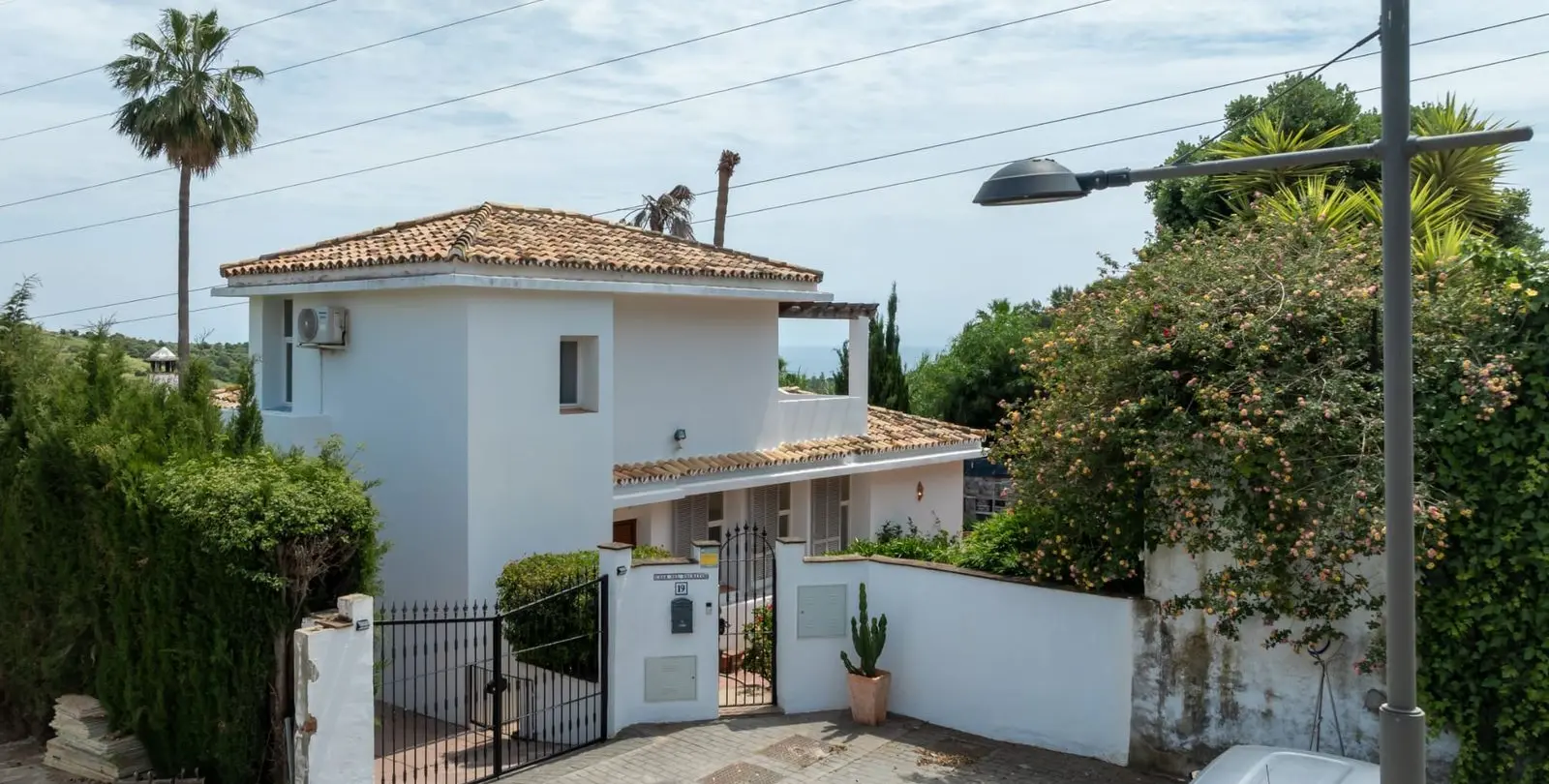 Продажа  отдельно стоящей виллы в Estepona 24