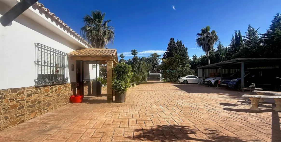 Sale of finca - cortijo in Estepona 45