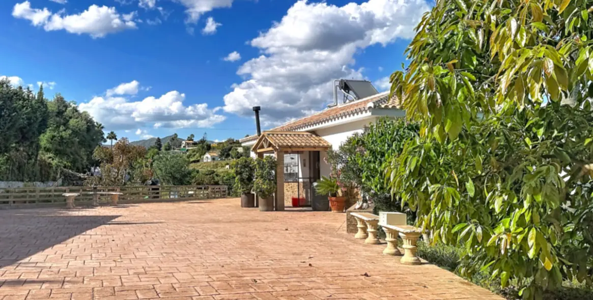 Sale of finca - cortijo in Estepona 48