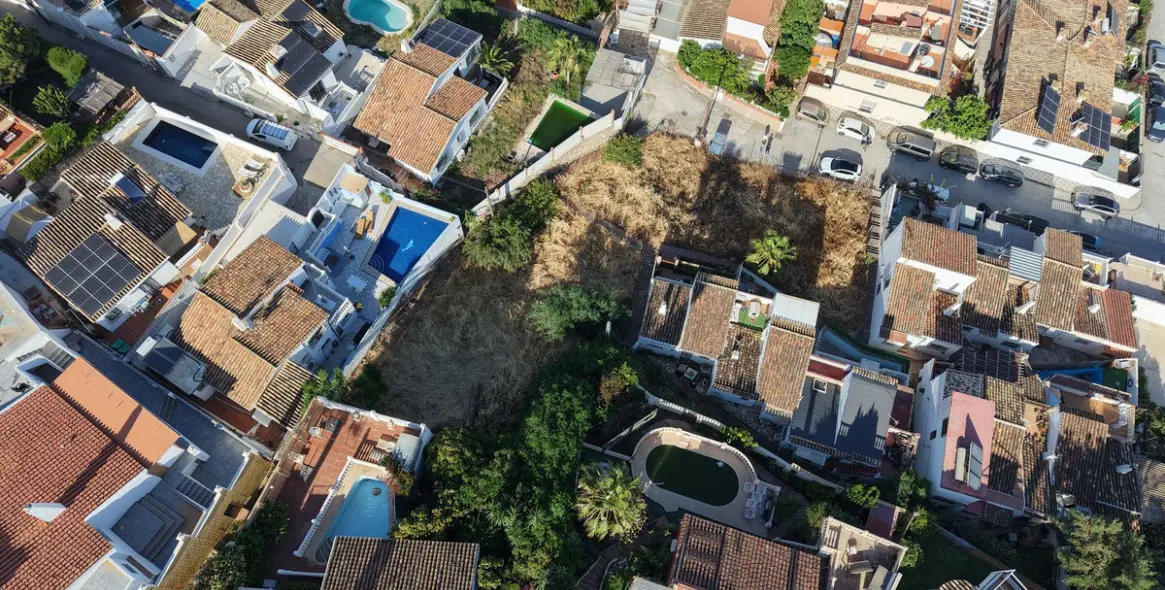 Sale of residential plot in Fuengirola 2