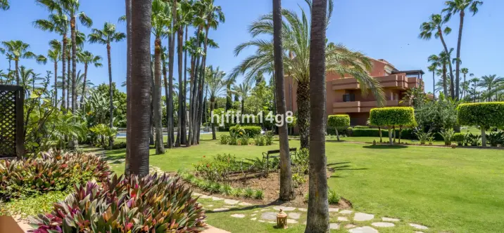Sale of ground floor apartment in Puerto Banús 0