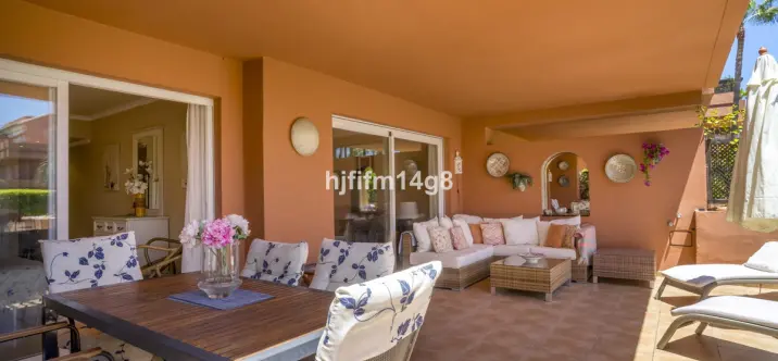 Sale of ground floor apartment in Puerto Banús 1