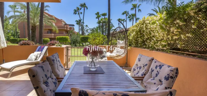 Sale of ground floor apartment in Puerto Banús 3