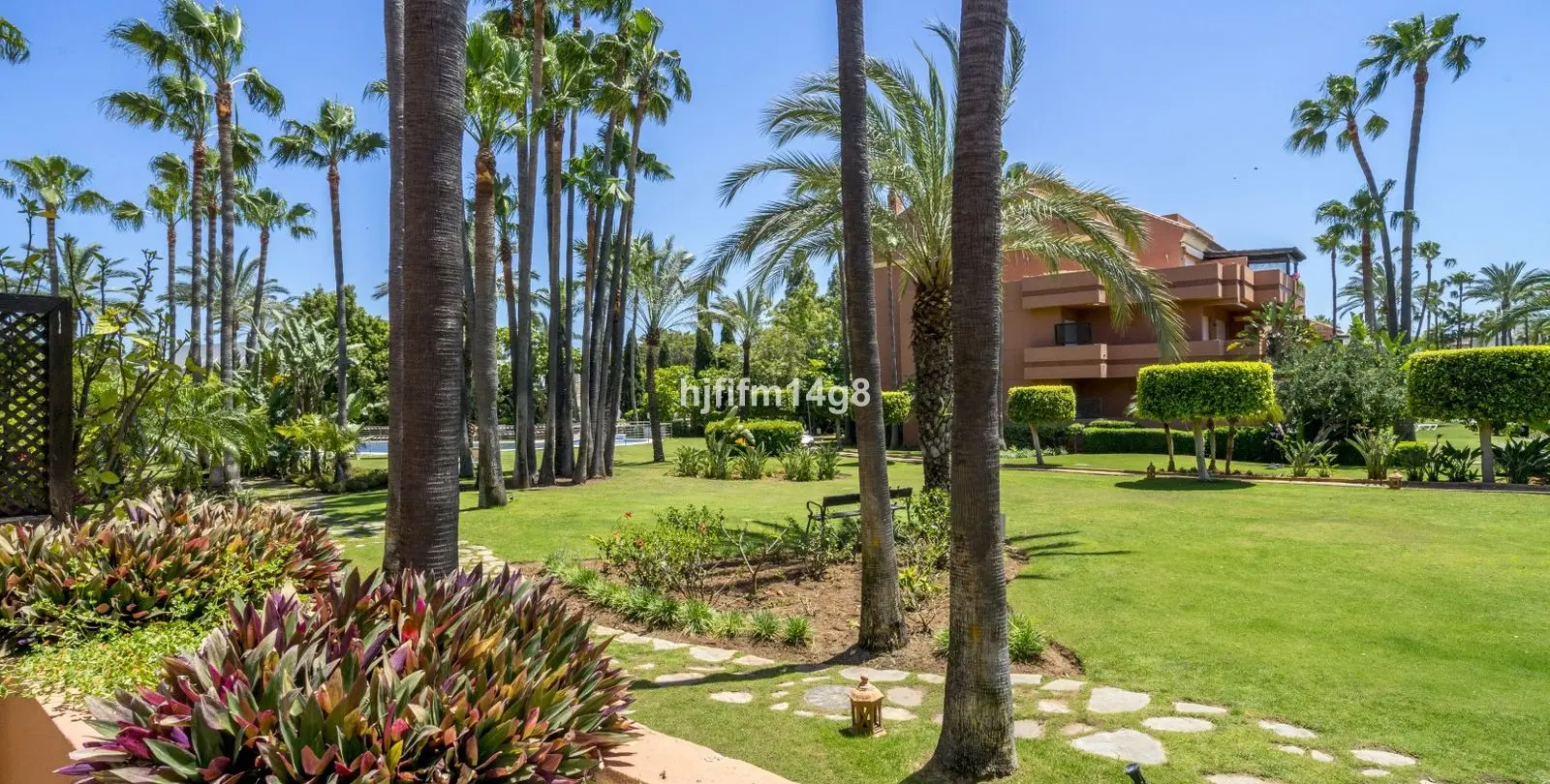 Продажа апартаментов на первом этаже в Puerto Banús 1
