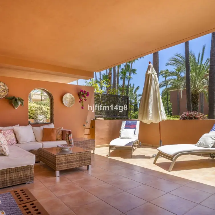 Продажа апартаментов на первом этаже в Puerto Banús