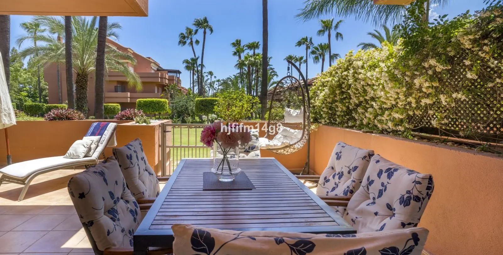 Продажа апартаментов на первом этаже в Puerto Banús 4