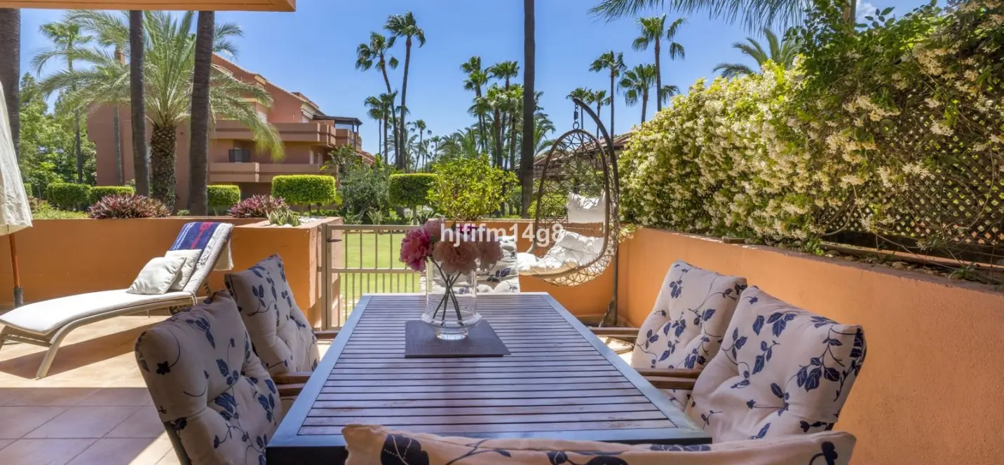 Продажа апартаментов на первом этаже в Puerto Banús 3