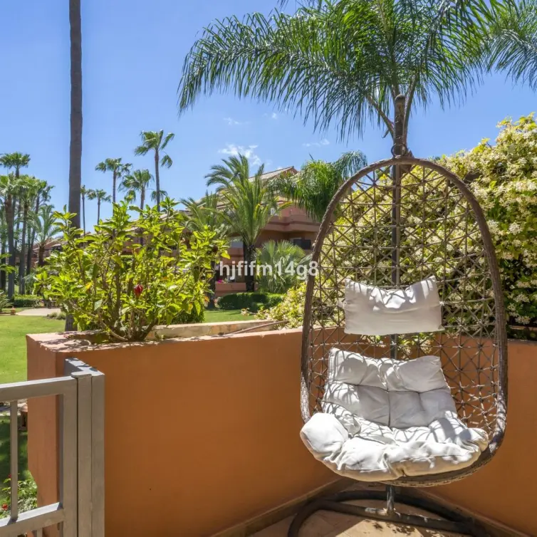 Продажа апартаментов на первом этаже в Puerto Banús