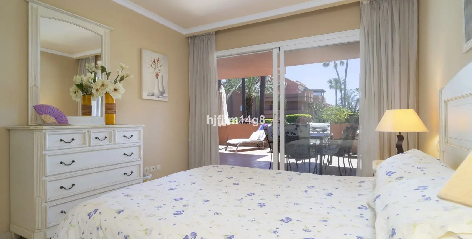 Продажа апартаментов на первом этаже в Puerto Banús 12