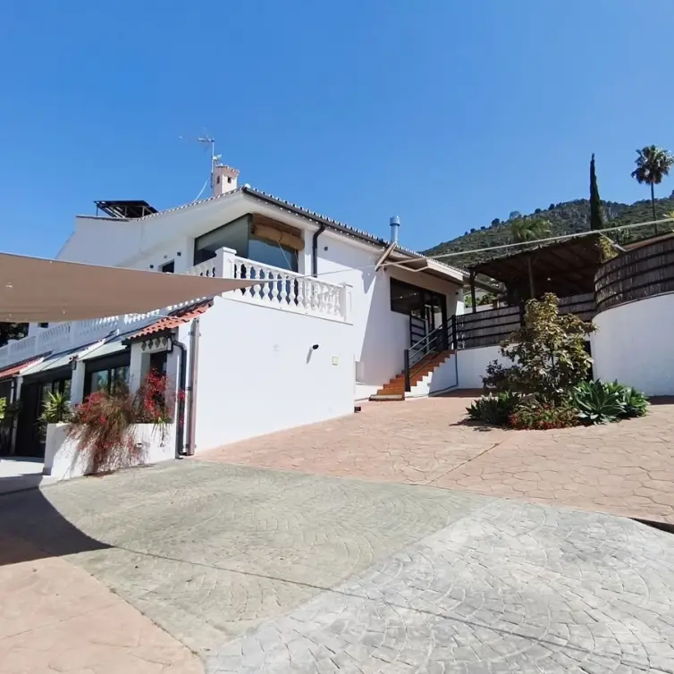 Venta de villa independiente en Alhaurín de la Torre