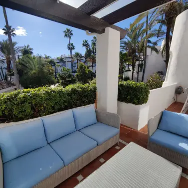 Sale of middle floor apartment in Puerto Banús