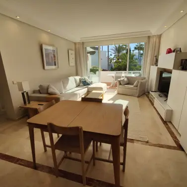 Sale of middle floor apartment in Puerto Banús