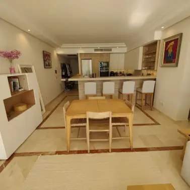 Sale of middle floor apartment in Puerto Banús