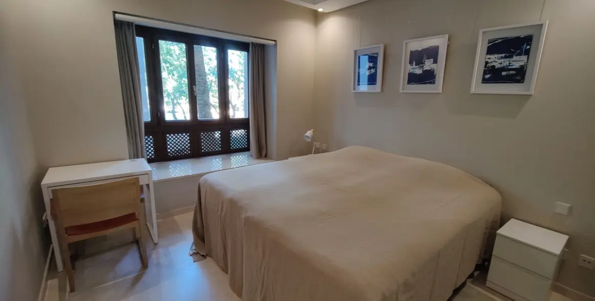 Sale of middle floor apartment in Puerto Banús 12