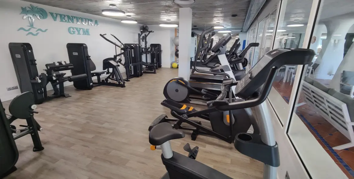 Sale of middle floor apartment in Puerto Banús 24