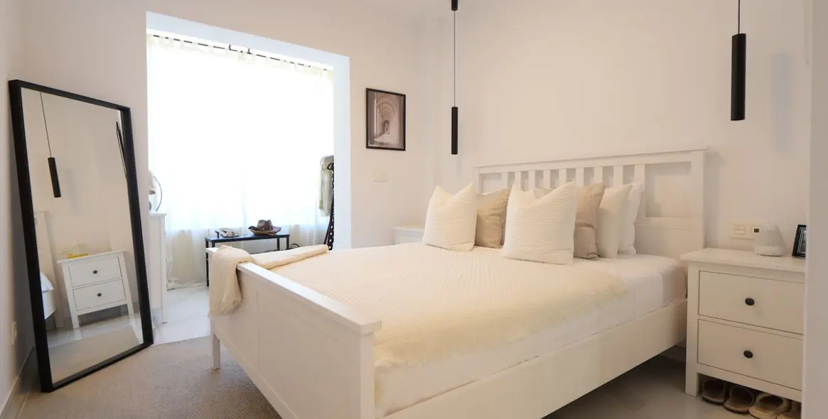 Sale of middle floor apartment in Cabopino 24