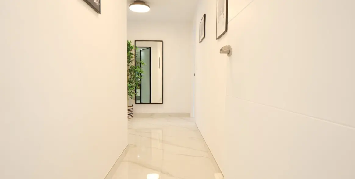 Sale of middle floor apartment in Cabopino 29