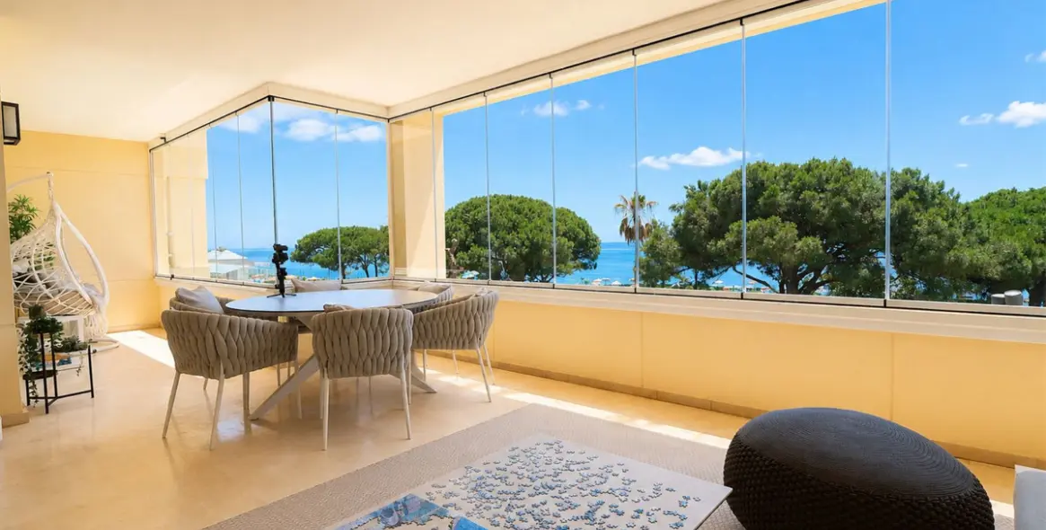 Sale of middle floor apartment in Cabopino 38