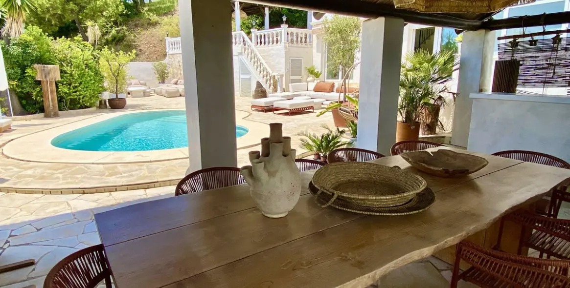 Sale of detached villa in El Padron 17