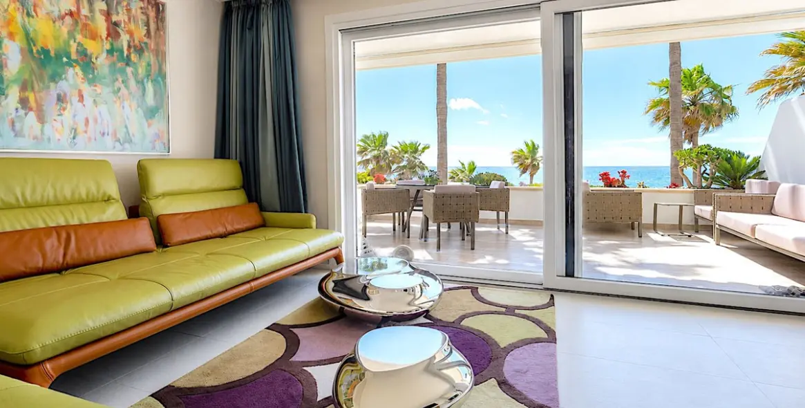 Sale of middle floor apartment in New Golden Mile 5
