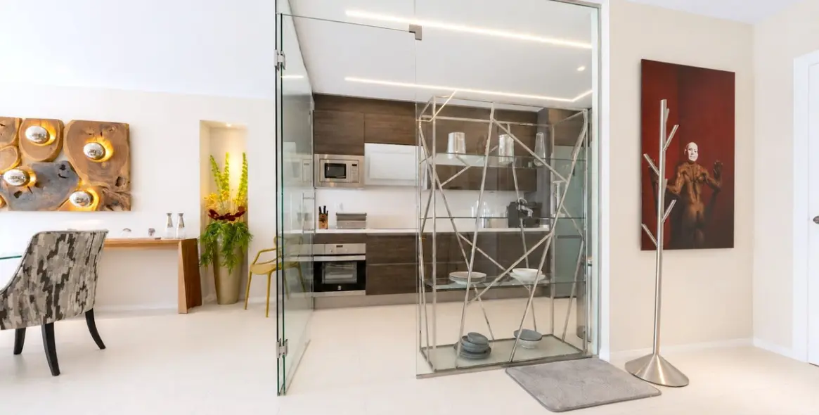 Sale of middle floor apartment in New Golden Mile 8
