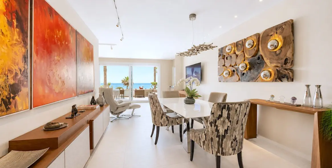 Sale of middle floor apartment in New Golden Mile 15