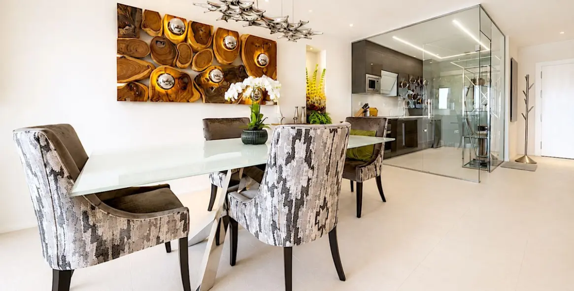Sale of middle floor apartment in New Golden Mile 16