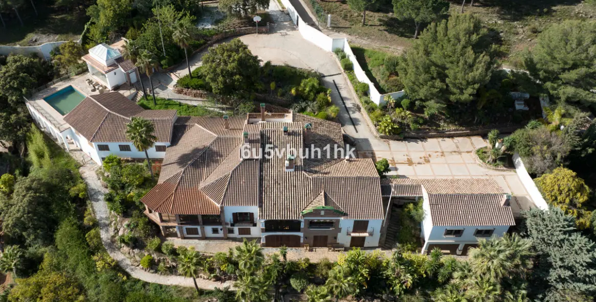Sale of detached villa in Alhaurin el Grande 1