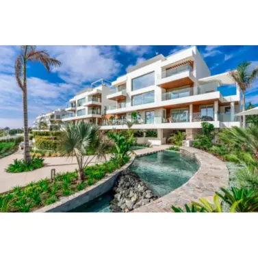 Venta de apartamento en planta media en The Golden Mile