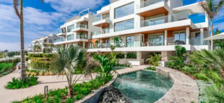 Venta de apartamento en planta media en The Golden Mile 0