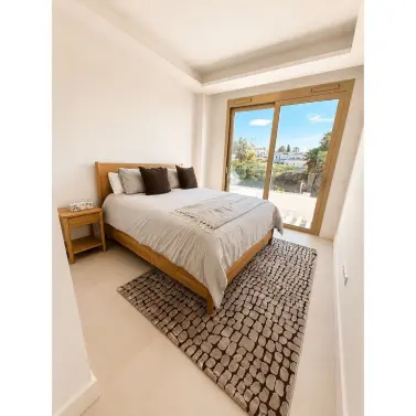 Venta de apartamento en planta media en The Golden Mile