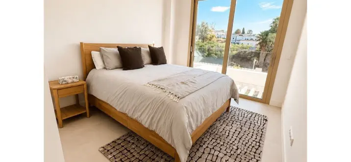 Venta de apartamento en planta media en The Golden Mile 4