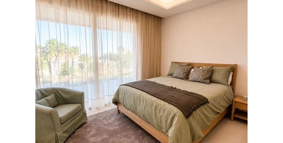 Venta de apartamento en planta media en The Golden Mile 6