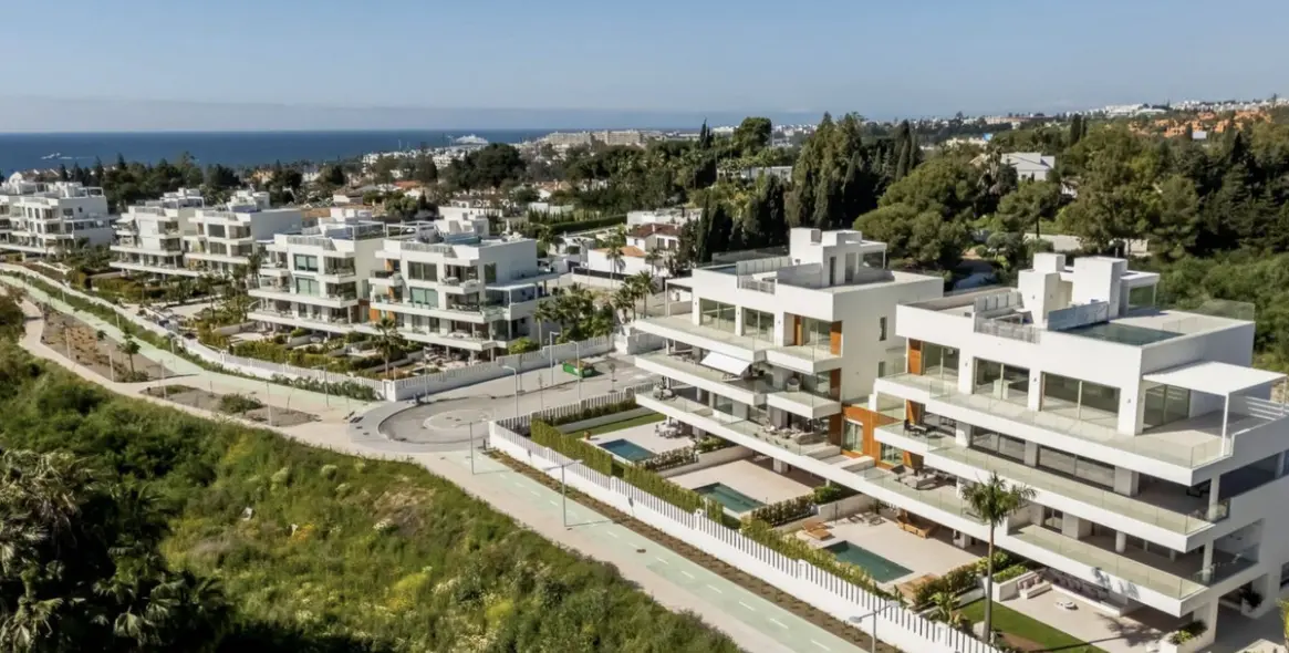 Venta de apartamento en planta media en The Golden Mile 7