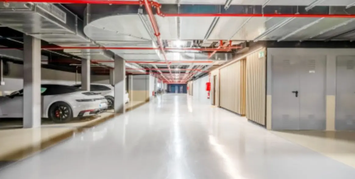Venta de apartamento en planta media en The Golden Mile 17