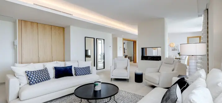 Venta de apartamento en planta media en La Quinta 0