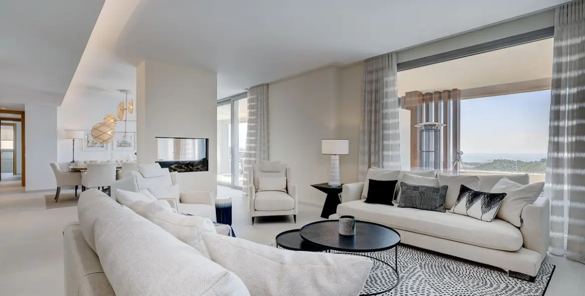 Venta de apartamento en planta media en La Quinta 4
