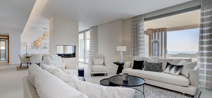 Venta de apartamento en planta media en La Quinta 3