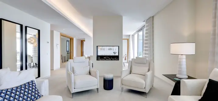 Venta de apartamento en planta media en La Quinta 4
