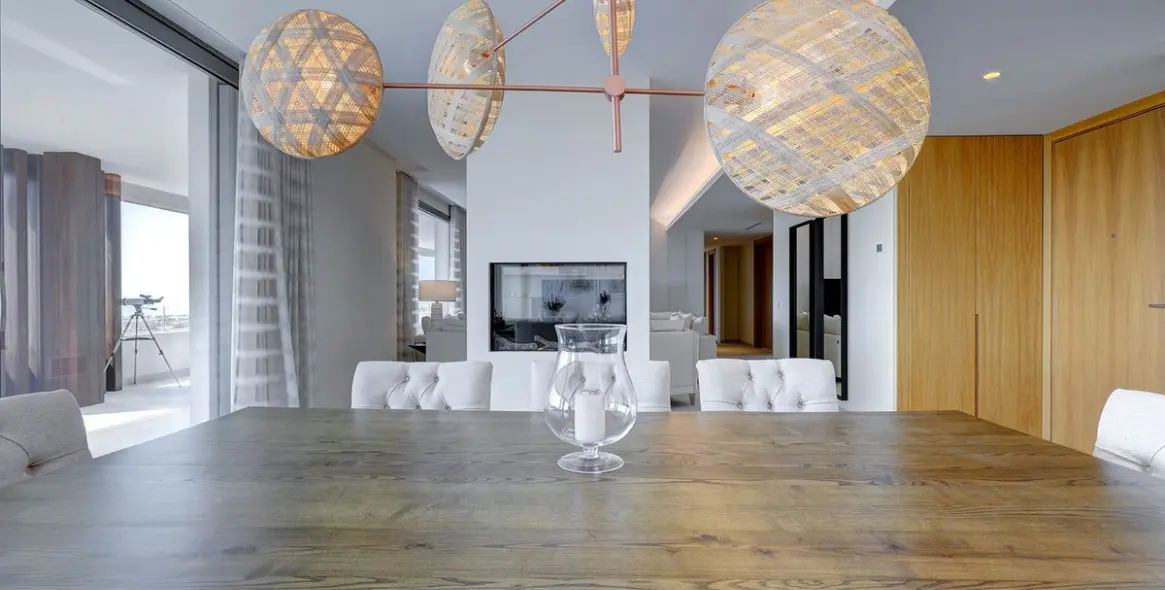 Venta de apartamento en planta media en La Quinta 21