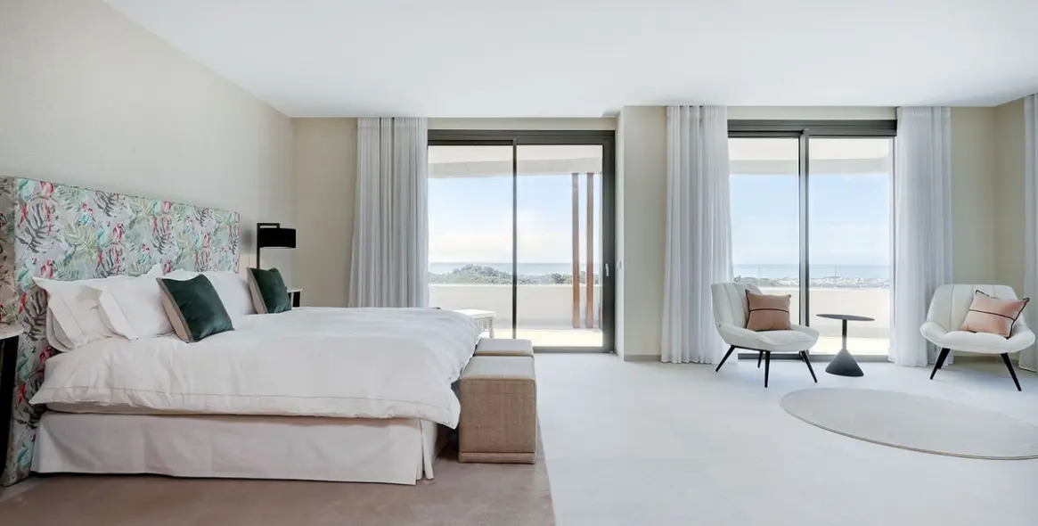 Venta de apartamento en planta media en La Quinta 36