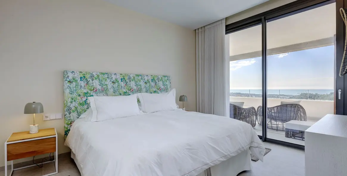 Venta de apartamento en planta media en La Quinta 50