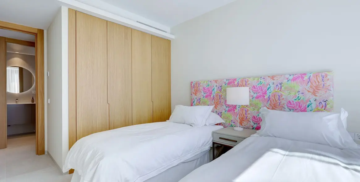 Venta de apartamento en planta media en La Quinta 57