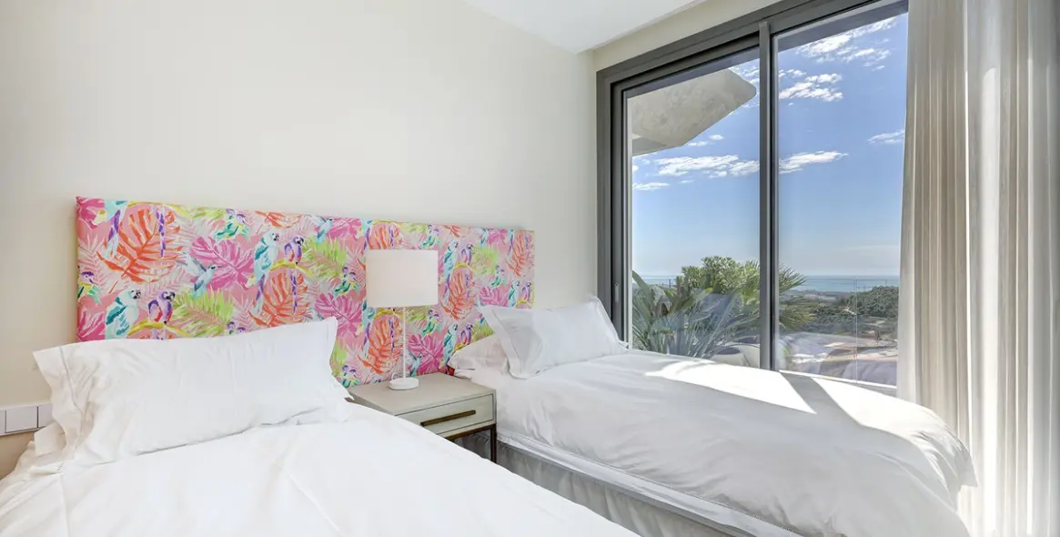 Venta de apartamento en planta media en La Quinta 62