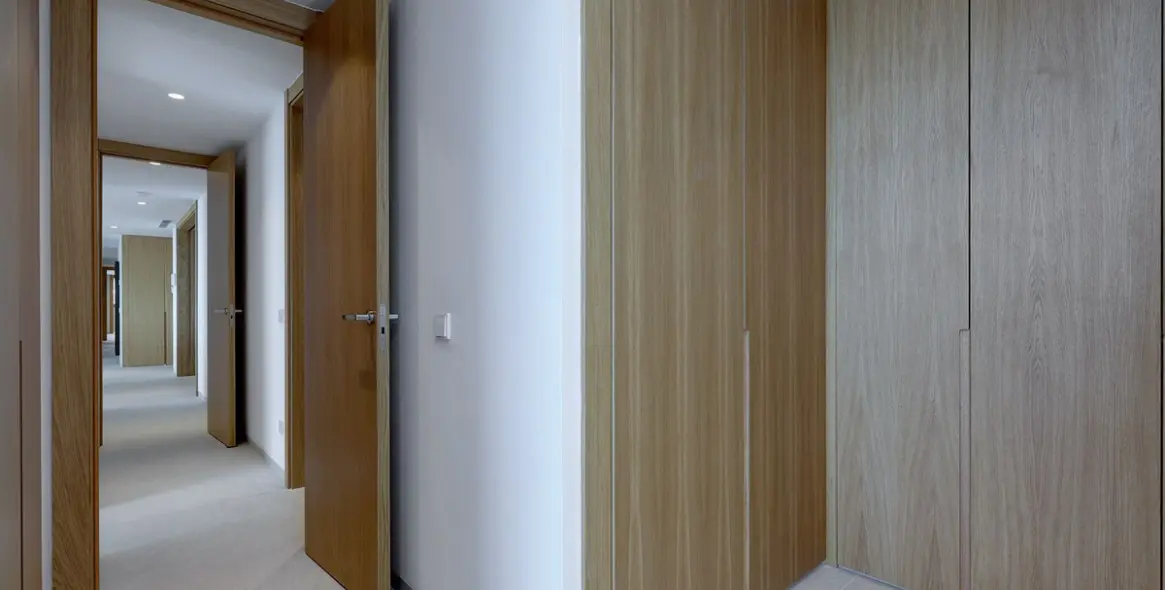 Venta de apartamento en planta media en La Quinta 76