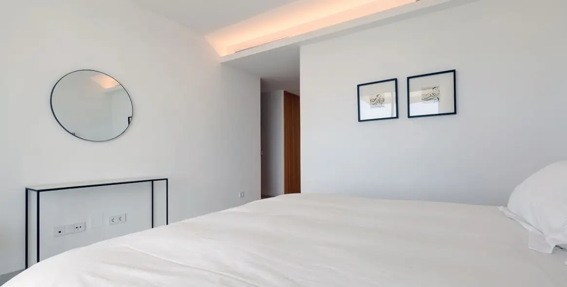 Venta de apartamento en planta media en La Quinta 83