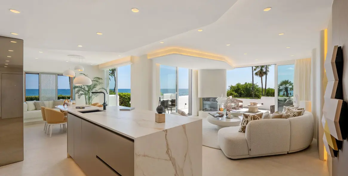 Venta de apartamento en planta baja en New Golden Mile 2