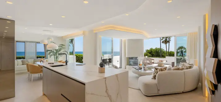 Venta de apartamento en planta baja en New Golden Mile 1